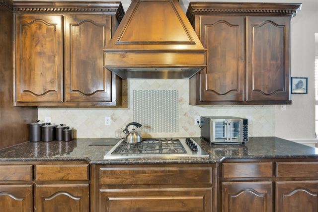 1810 Coyote Court, Midlothian, TX 76065