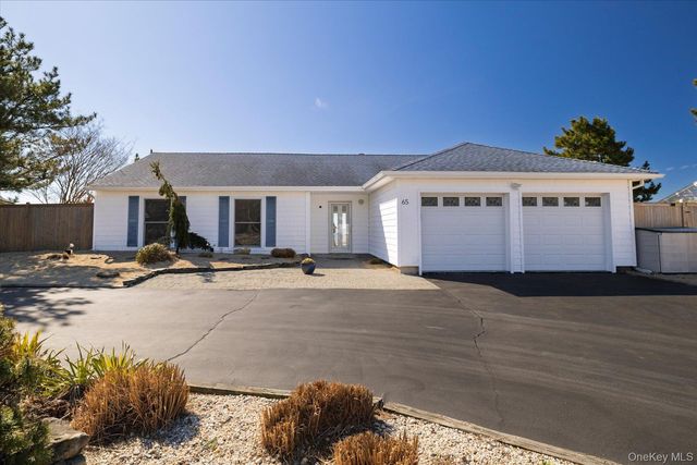 65 Shore Drive S, Copiague, NY 11726