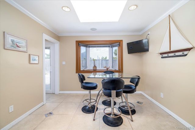 65 Shore Drive S, Copiague, NY 11726