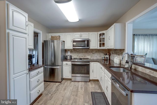 32 FINCHLEY CT, Southampton, NJ 08088