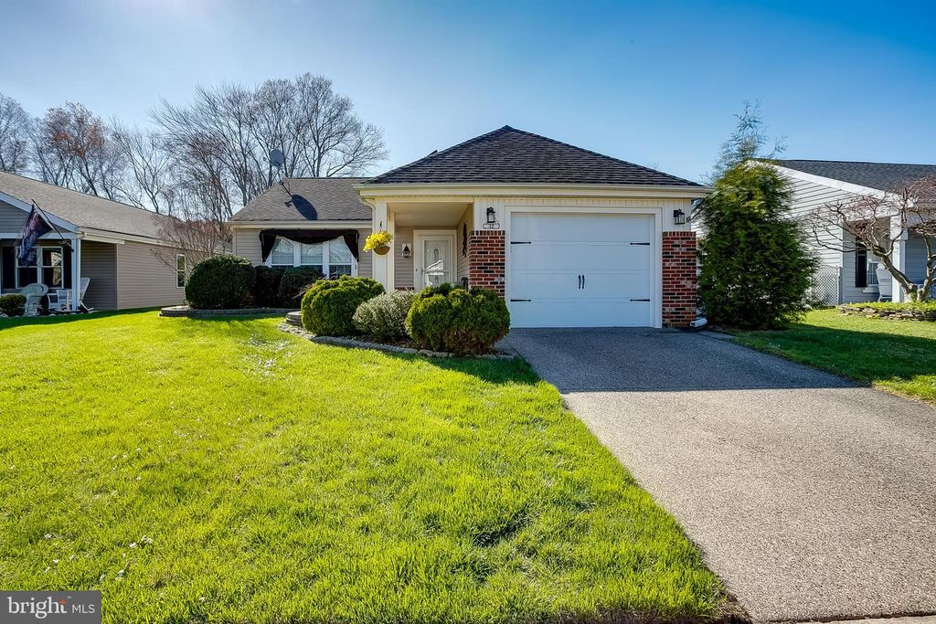 32 FINCHLEY CT, Southampton, NJ 08088