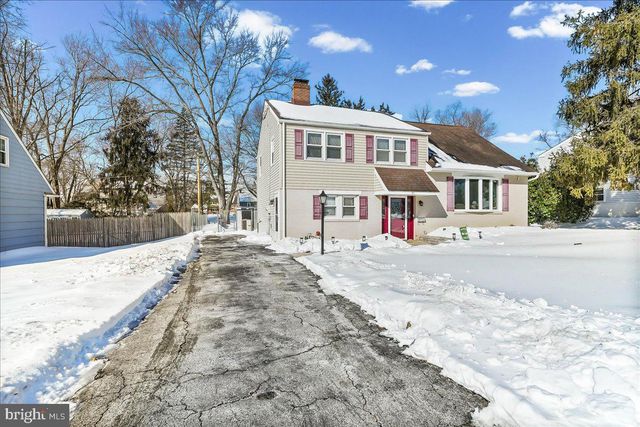 70 WEATHERVANE RD, Aston, PA 19014