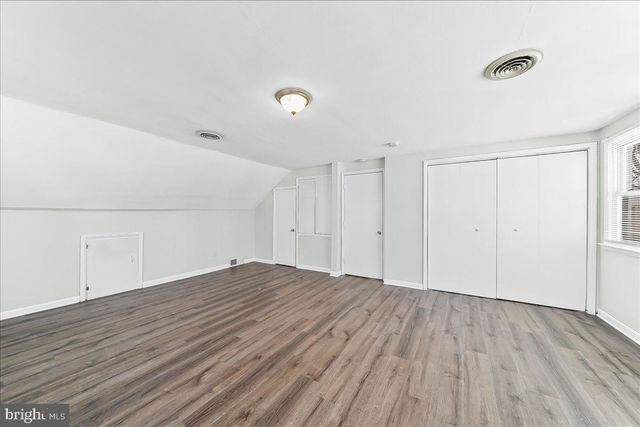 70 WEATHERVANE RD, Aston, PA 19014