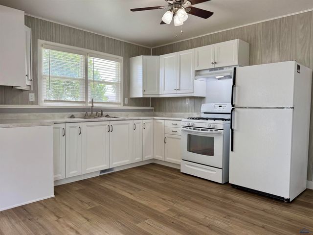 2725 ELM AVE, Rapid City, SD 57701