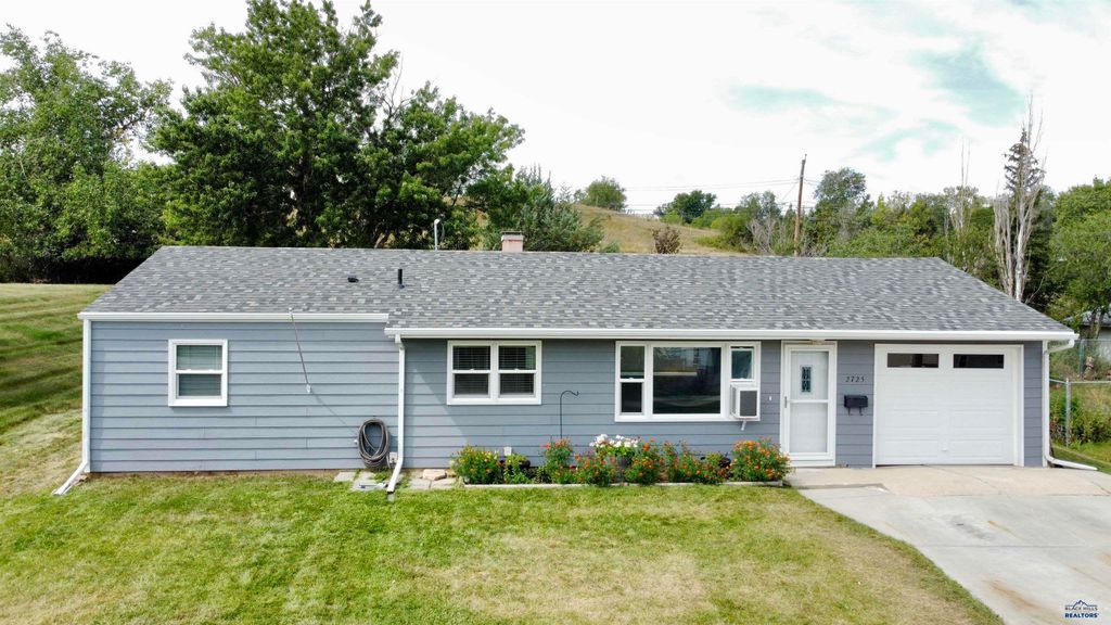 2725 ELM AVE, Rapid City, SD 57701
