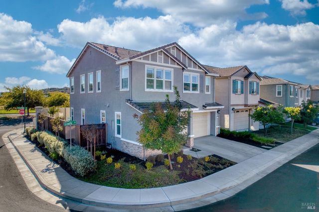 704 Granite Ln, Fairfield, CA 94534