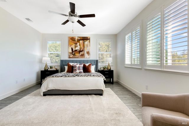 704 Granite Ln, Fairfield, CA 94534