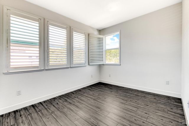 704 Granite Ln, Fairfield, CA 94534