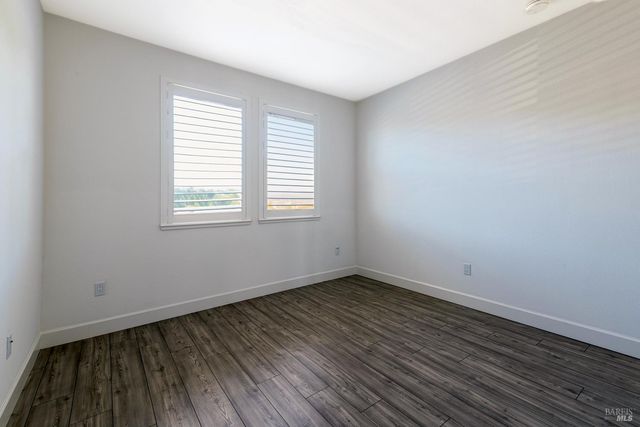 704 Granite Ln, Fairfield, CA 94534