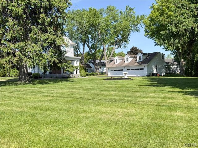 1400 Old Burrstone Road, Utica, NY 13502
