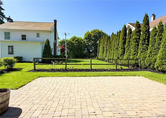 1400 Old Burrstone Road, Utica, NY 13502