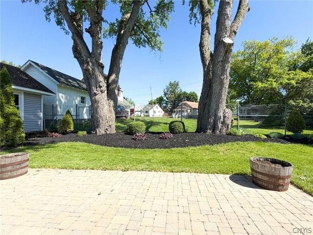 1400 Old Burrstone Road, Utica, NY 13502