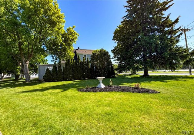 1400 Old Burrstone Road, Utica, NY 13502