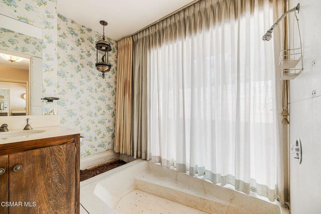 25820 Piuma Road, Calabasas, CA 91302