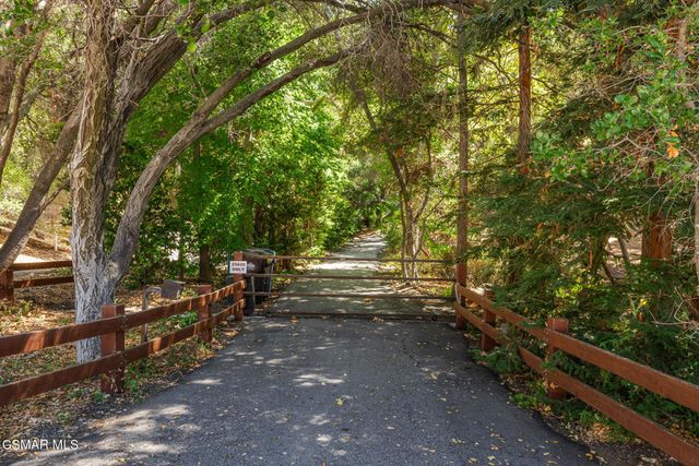25820 Piuma Road, Calabasas, CA 91302