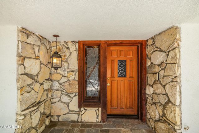 25820 Piuma Road, Calabasas, CA 91302