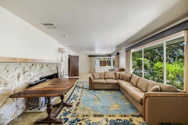 25820 Piuma Road, Calabasas, CA 91302