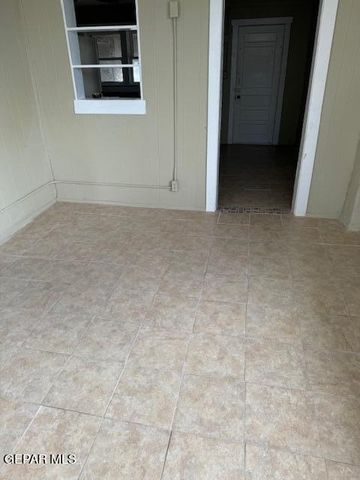 660 Mauer Road, El Paso, TX 79915