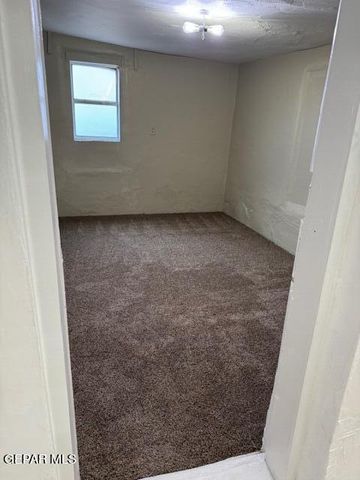 660 Mauer Road, El Paso, TX 79915