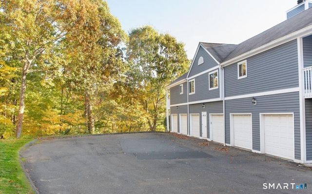 211 Windgate Circle B, Monroe, CT 06468
