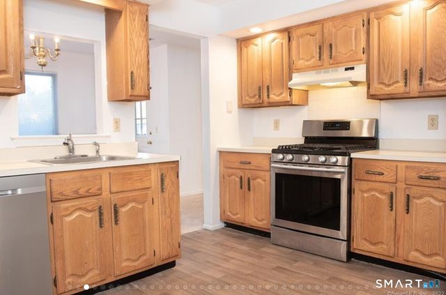 211 Windgate Circle B, Monroe, CT 06468