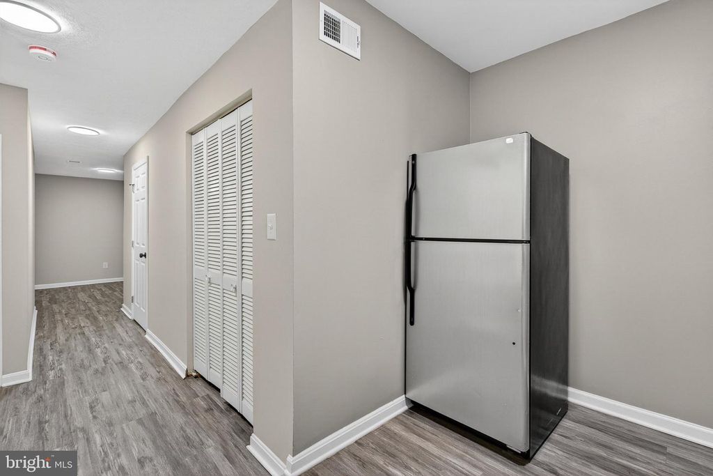 Image 24 of property listing at 4711 PENNINGTON AVE, Baltimore, MD 21226