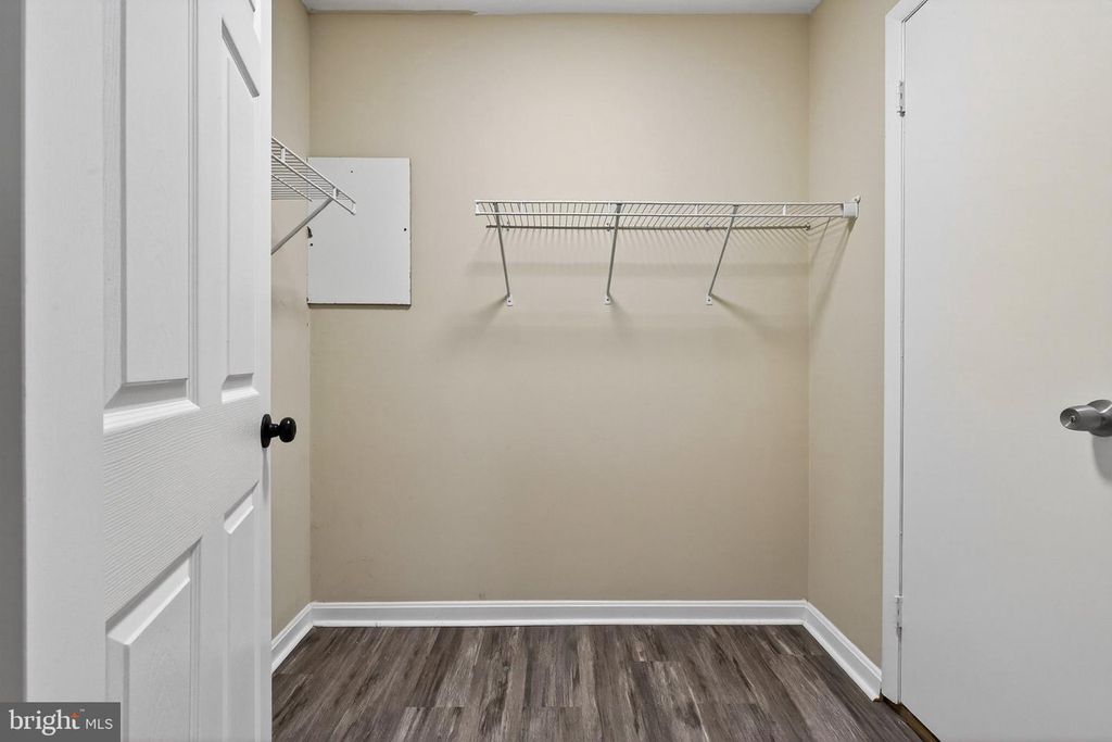 Image 27 of property listing at 4711 PENNINGTON AVE, Baltimore, MD 21226
