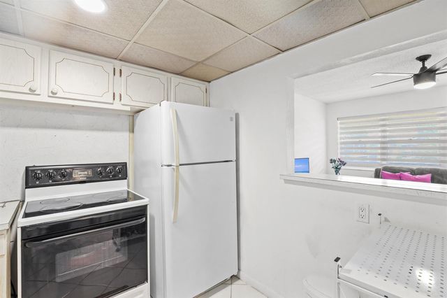 215 Sheffield I, West Palm Beach, FL 33417
