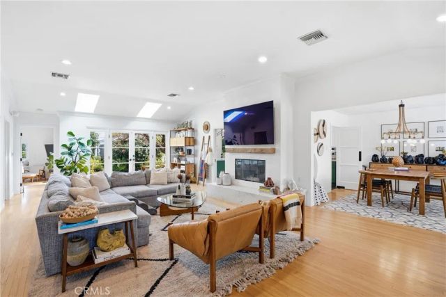 5636 Matilija, Valley Glen, CA 91401