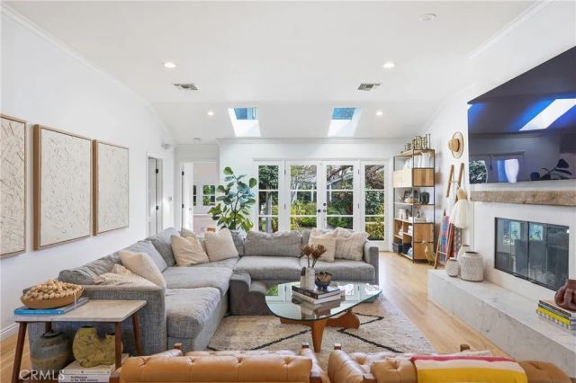 5636 Matilija, Valley Glen, CA 91401