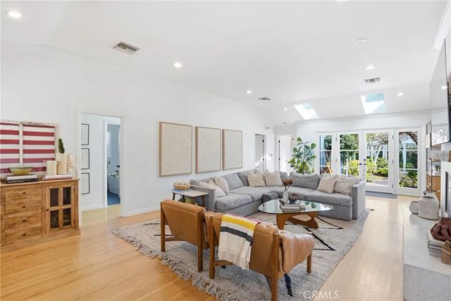 5636 Matilija, Valley Glen, CA 91401