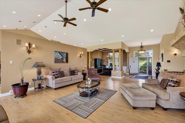 1053 Winged Foot Drive, Oregon, WI 53575