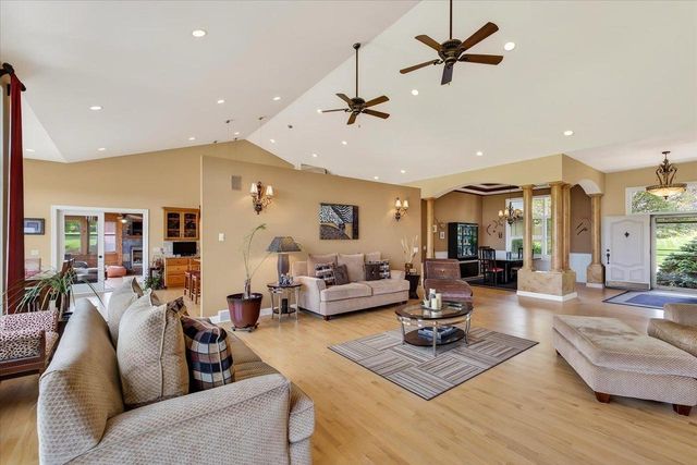 1053 Winged Foot Drive, Oregon, WI 53575