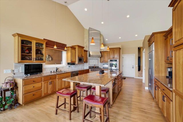 1053 Winged Foot Drive, Oregon, WI 53575