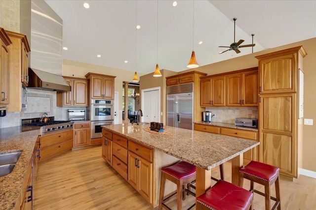 1053 Winged Foot Drive, Oregon, WI 53575