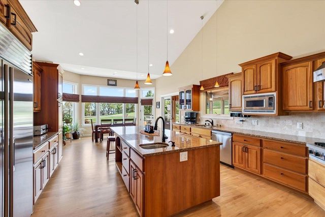 1053 Winged Foot Drive, Oregon, WI 53575