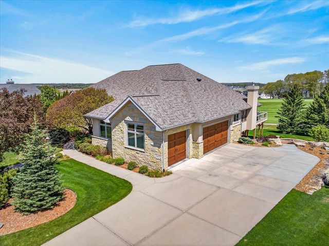 1053 Winged Foot Drive, Oregon, WI 53575