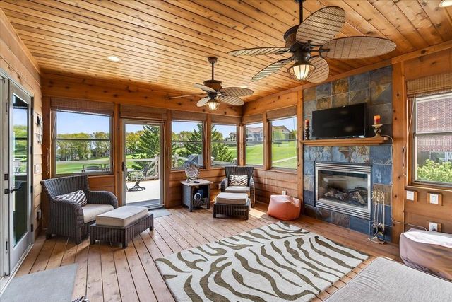 1053 Winged Foot Drive, Oregon, WI 53575