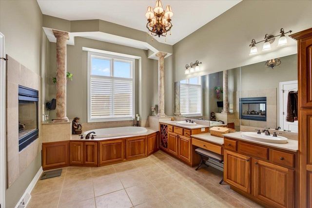 1053 Winged Foot Drive, Oregon, WI 53575