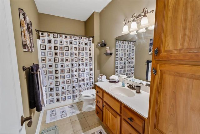 1053 Winged Foot Drive, Oregon, WI 53575