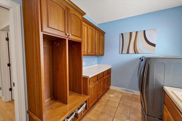 1053 Winged Foot Drive, Oregon, WI 53575