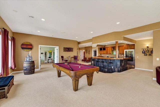 1053 Winged Foot Drive, Oregon, WI 53575