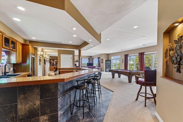 1053 Winged Foot Drive, Oregon, WI 53575
