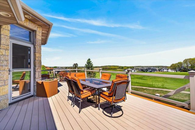 1053 Winged Foot Drive, Oregon, WI 53575