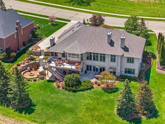 1053 Winged Foot Drive, Oregon, WI 53575