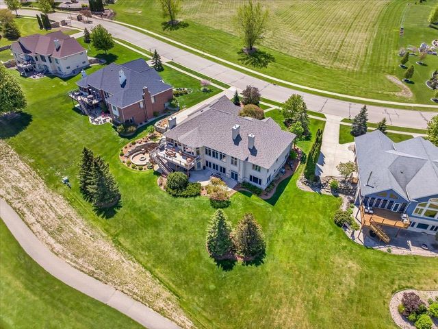 1053 Winged Foot Drive, Oregon, WI 53575