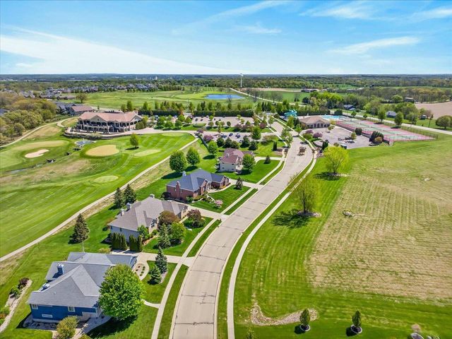 1053 Winged Foot Drive, Oregon, WI 53575