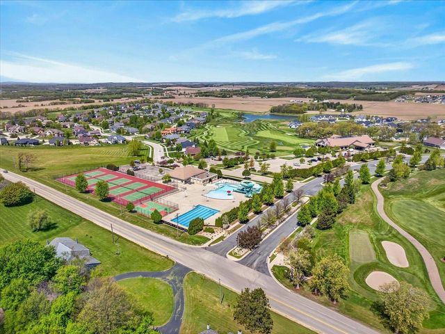 1053 Winged Foot Drive, Oregon, WI 53575