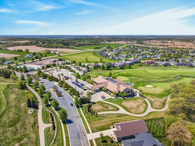 1053 Winged Foot Drive, Oregon, WI 53575