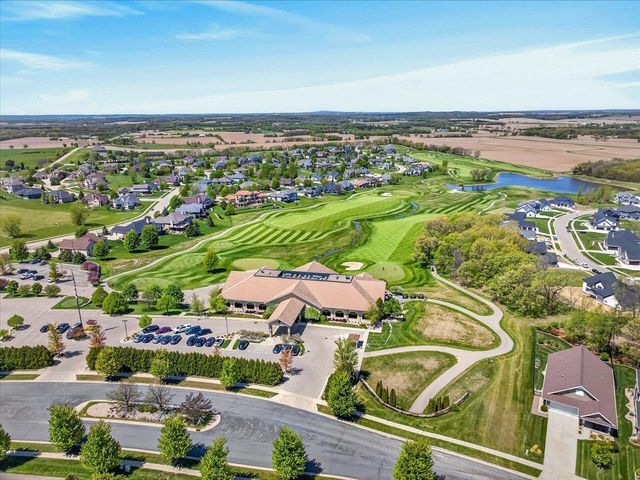 1053 Winged Foot Drive, Oregon, WI 53575